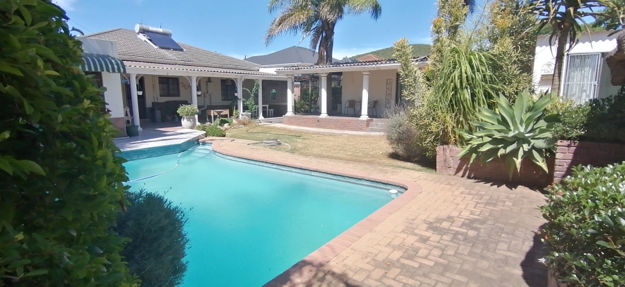 4 Bedroom Property for Sale in Bothasrus Eastern Cape
